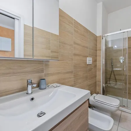 Large Milano 3bdr 4 Baths San Siro Cesano Boscone