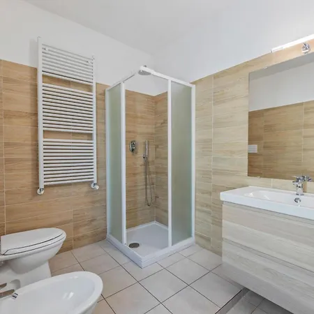 Large Milano 3bdr 4 Baths San Siro * Cesano Boscone